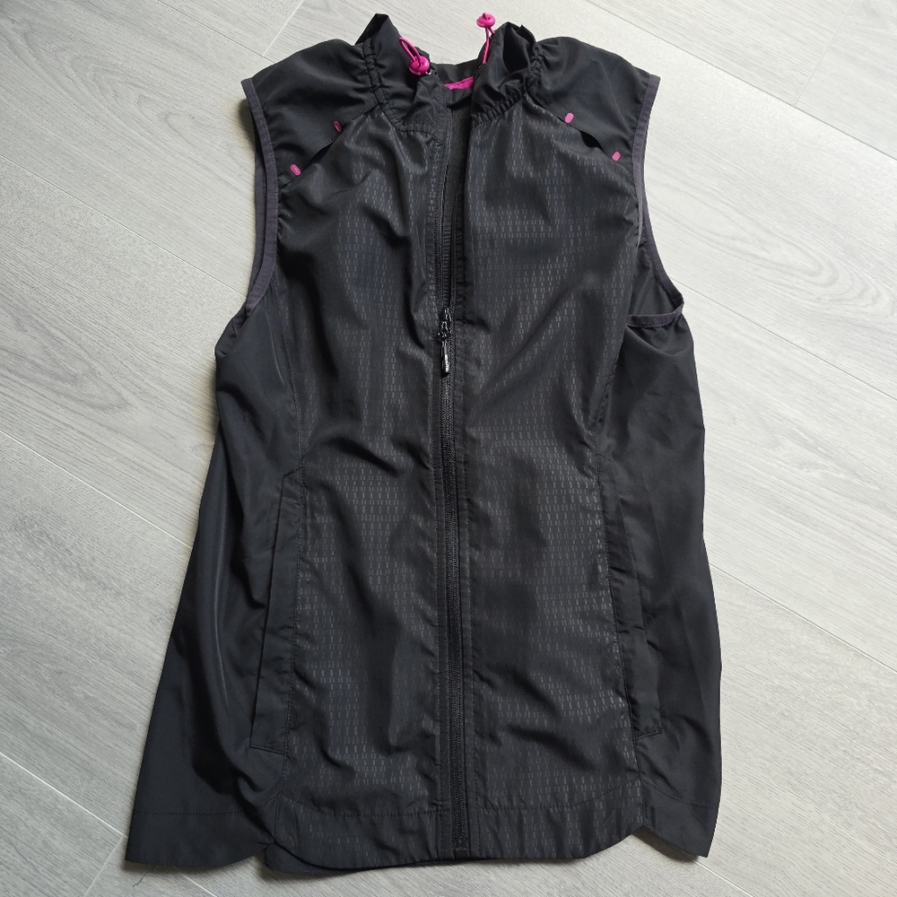 Mondetta Black Sleeveless Jacket
